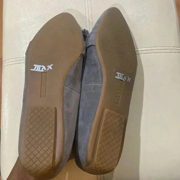Talbots Grey Pointed Toe Suede Loafers Size 7 M - Picture 7 of 8